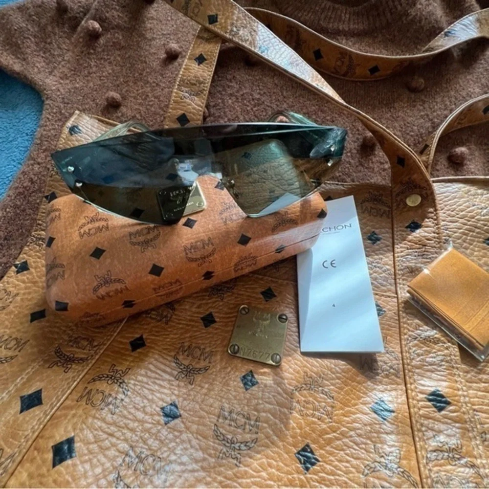 MCM Sunglasses, New in Case, Dust Cloth Green Lenses AWESOME Unisex - Picture 1 of 14